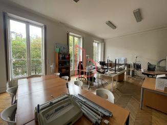 À louer Bureaux - Bordeaux 33000 - 470m²