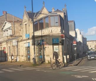 À louer Bureaux - Bordeaux 33000 - 121.1m²