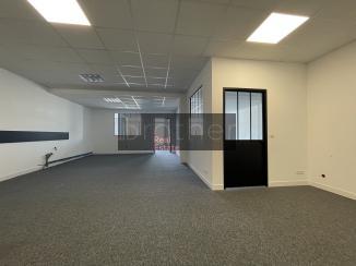 À louer Bureaux - Bordeaux 33300 - 703.34m²
