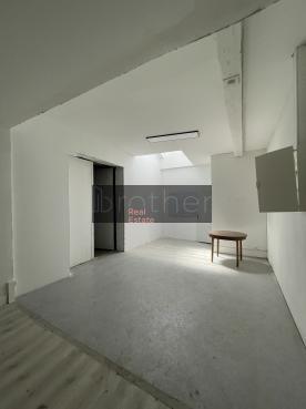 À louer Bureaux - Bordeaux 33300 - 426.84m²