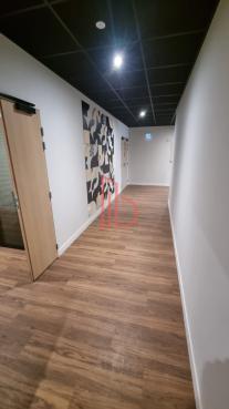 À louer Bureaux - Bruges 33520 - 1240.36m²