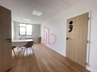 À louer Bureaux - Bruges 33520 - 1240.36m²