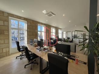 À louer Bureaux - Bordeaux 33800 - 145m²