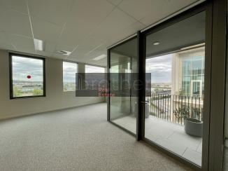 À louer Bureaux - Bordeaux 33100 - 4152m²