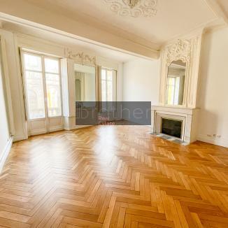 À louer Bureaux - Bordeaux 33000 - 181m²