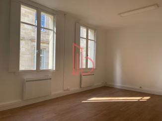 À louer Bureaux - Bordeaux 33000 - 108m²