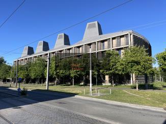 À louer Bureaux - Bordeaux 33300 - 3432m²