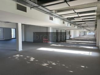 À louer Bureaux - Bordeaux 33300 - 3432m²