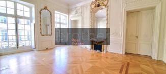 À louer Bureaux - Bordeaux 33000 - 223m²