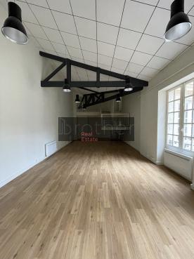 À louer Bureaux - Bordeaux 33000 - 223m²