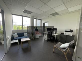 À louer Bureaux - Bègles 33800 - 242m²