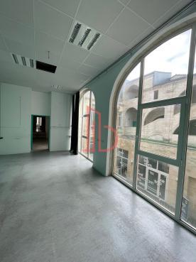 À louer Bureaux - Bordeaux 33300 - 327.75m²