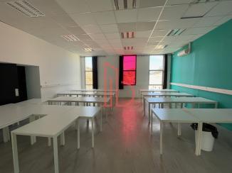 À louer Bureaux - Bordeaux 33300 - 327.75m²