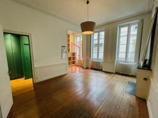 À louer Bureaux - Bordeaux 33000 - 57m²