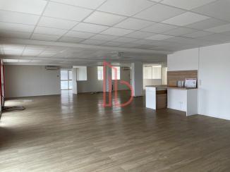 À louer Bureaux - Bordeaux 33300 - 273m²