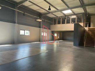 À louer Commerce - Mérignac 33700 - 700m²