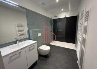 À louer Bureaux - Bordeaux 33800 - 70m²