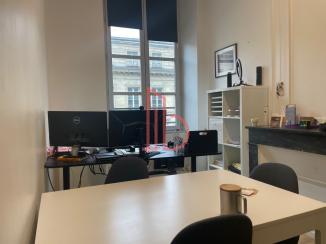 À louer Bureaux - Bordeaux 33000 - 125m²
