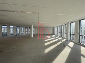 À louer Bureaux - Bordeaux 33800 - 968m²
