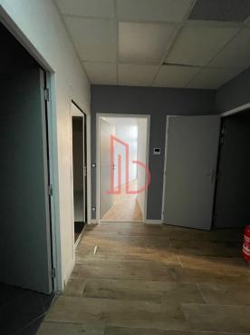 À louer Commerce - Talence 33400 - 210m²