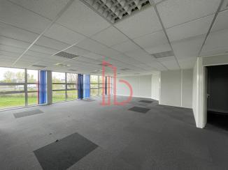 À louer Bureaux - Bordeaux 33300 - 240m²