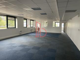 À louer Bureaux - Bruges 33520 - 360m²