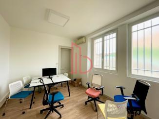 À louer Bureaux - Bordeaux 33300 - 338.47m²