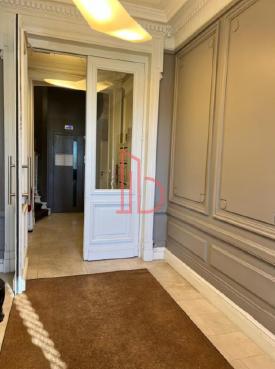 À louer Bureaux - Bordeaux 33000 - 441m²