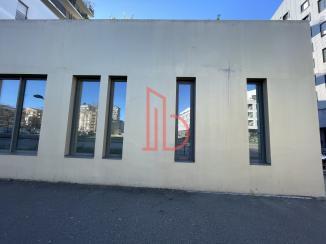 À louer Bureaux - Bordeaux 33300 - 185m²