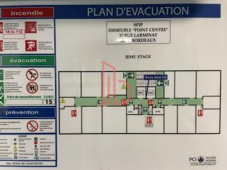 À louer Bureaux - Bordeaux 33000 - 374m²