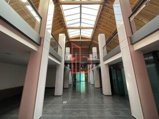 À louer Bureaux - Bordeaux 33000 - 677m²