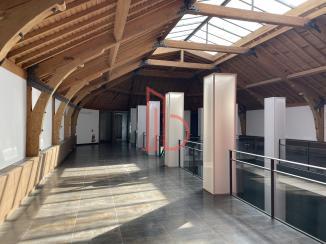 À louer Bureaux - Bordeaux 33000 - 677m²