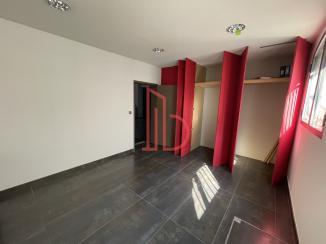 À louer Bureaux - Bordeaux 33000 - 677m²