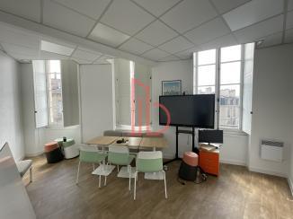À louer Bureaux - Bordeaux 33000 - 127m²