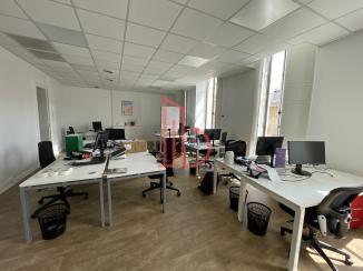 À louer Bureaux - Bordeaux 33000 - 127m²