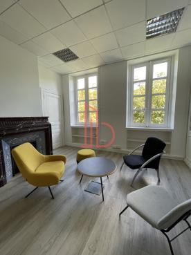 À louer Bureaux - Bordeaux 33000 - 240m²