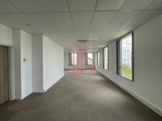 À louer Bureaux - Bordeaux 33800 - 3037.7m²