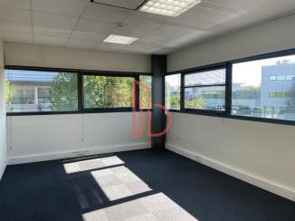 À louer Bureaux - Mérignac 33700 - 215.72m²