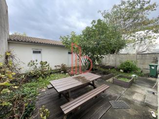 À louer Bureaux - Bordeaux 33300 - 160m²